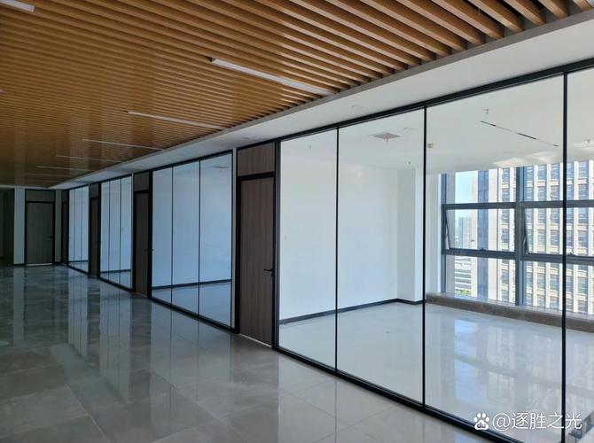 佛山玻璃隔断产品源头工厂 集研发设计,生产,服务于一体